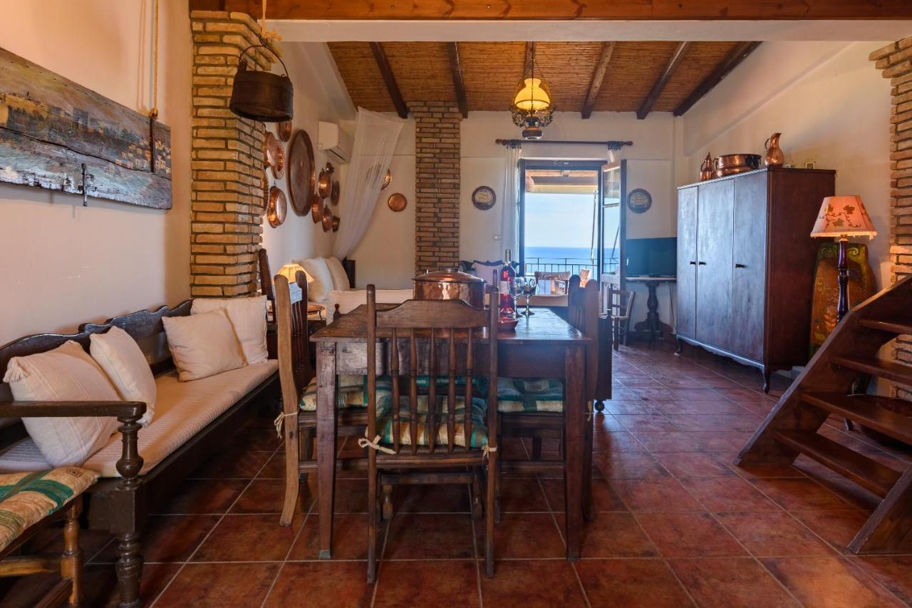 Eros Pittoresque Retreats - Perfect location, Panoramic Seaview Koróni Exterior foto