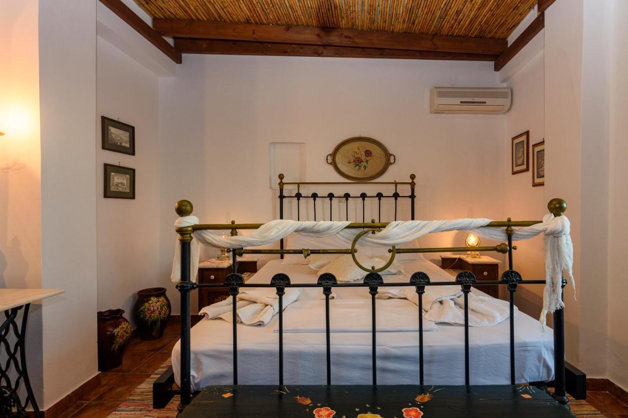 Eros Pittoresque Retreats - Perfect location, Panoramic Seaview Koróni Exterior foto