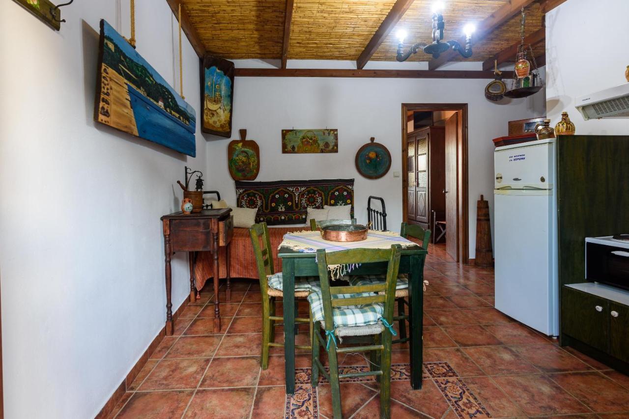 Eros Pittoresque Retreats - Perfect location, Panoramic Seaview Koróni Exterior foto