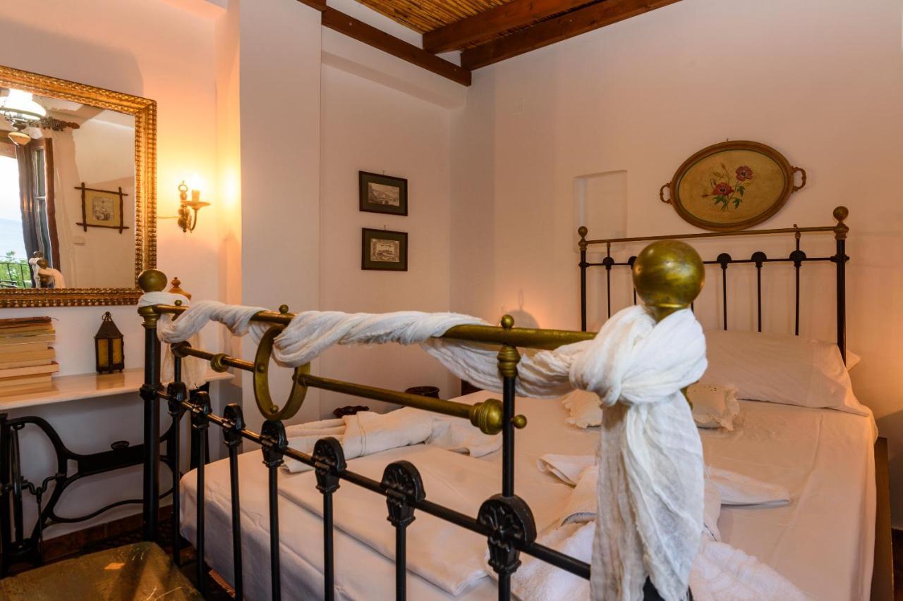 Eros Pittoresque Retreats - Perfect location, Panoramic Seaview Koróni Exterior foto