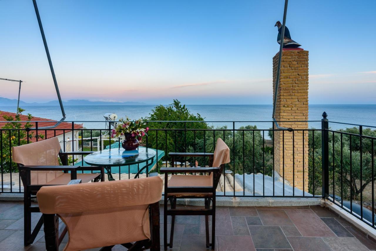 Eros Pittoresque Retreats - Perfect location, Panoramic Seaview Koróni Exterior foto